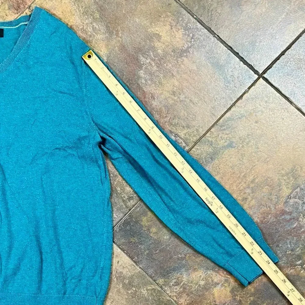 Banana Republic Premium Luxe Yarn Men’s Turquoise V-Neck Sweater L